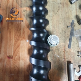 Gia Công Phay CNC 4 axis Trục Vít Nhựa Tải Lon Nhôm